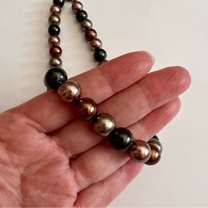 Handmade pearl necklace